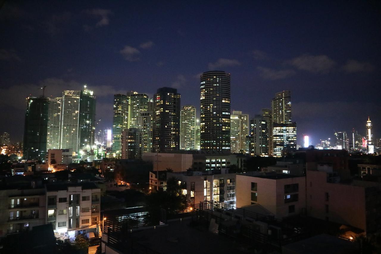 Z Hostel Makati City Exterior photo