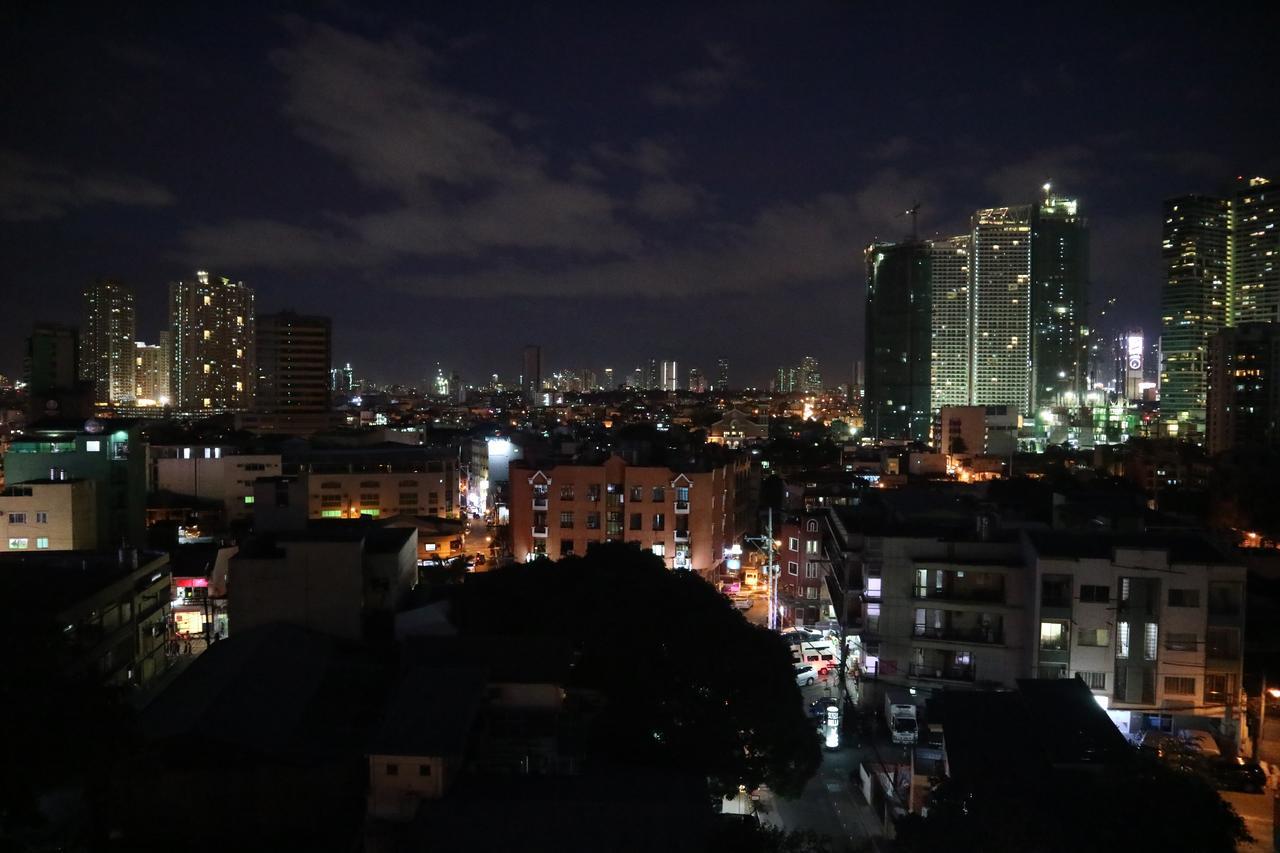 Z Hostel Makati City Exterior photo