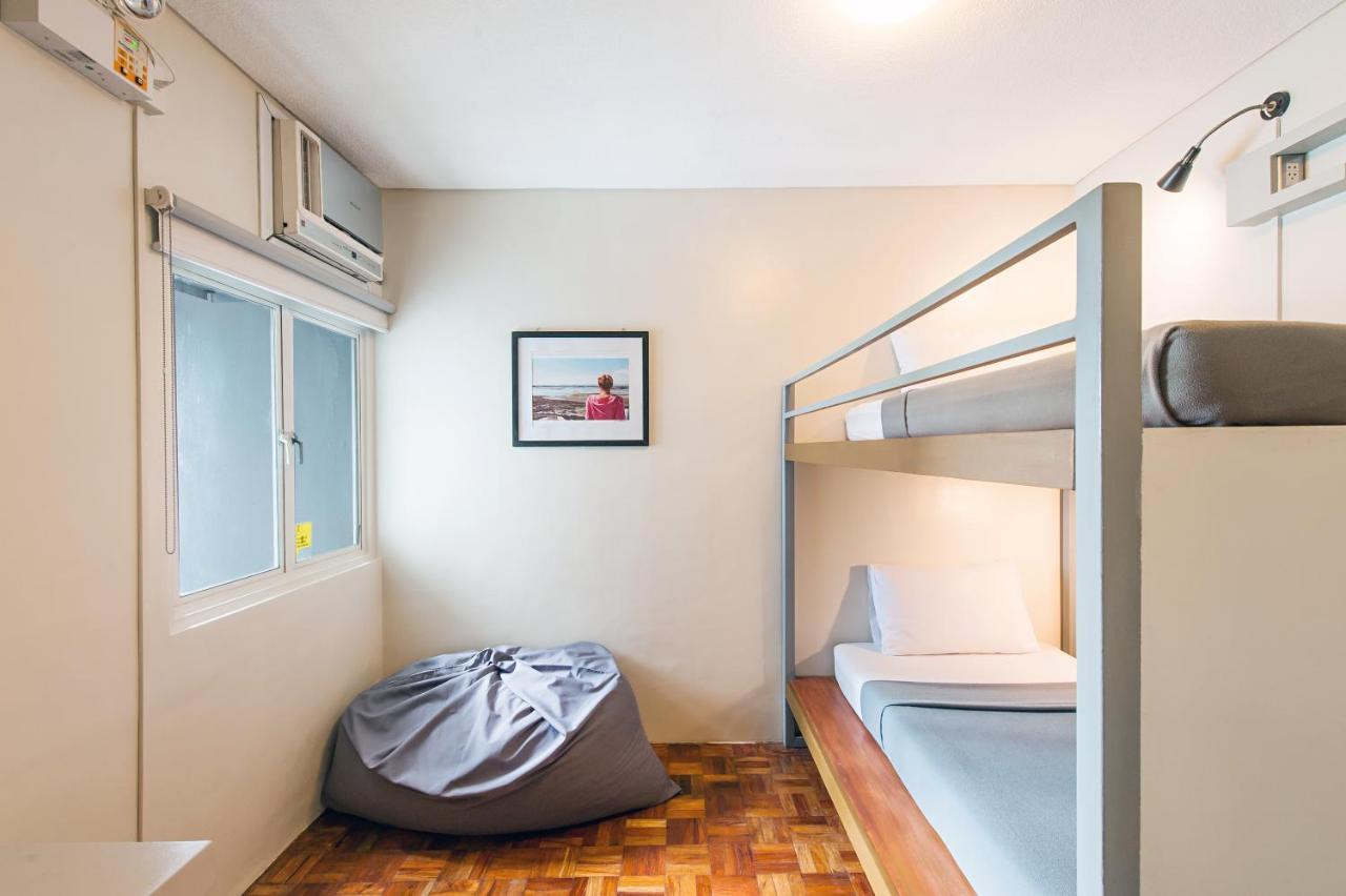 Z Hostel Makati City Exterior photo