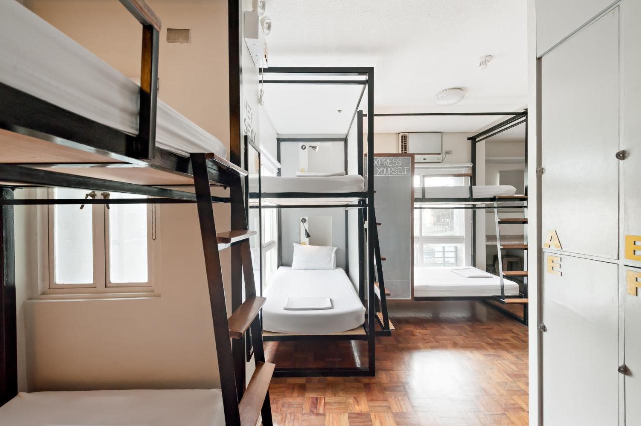 Z Hostel Makati City Exterior photo