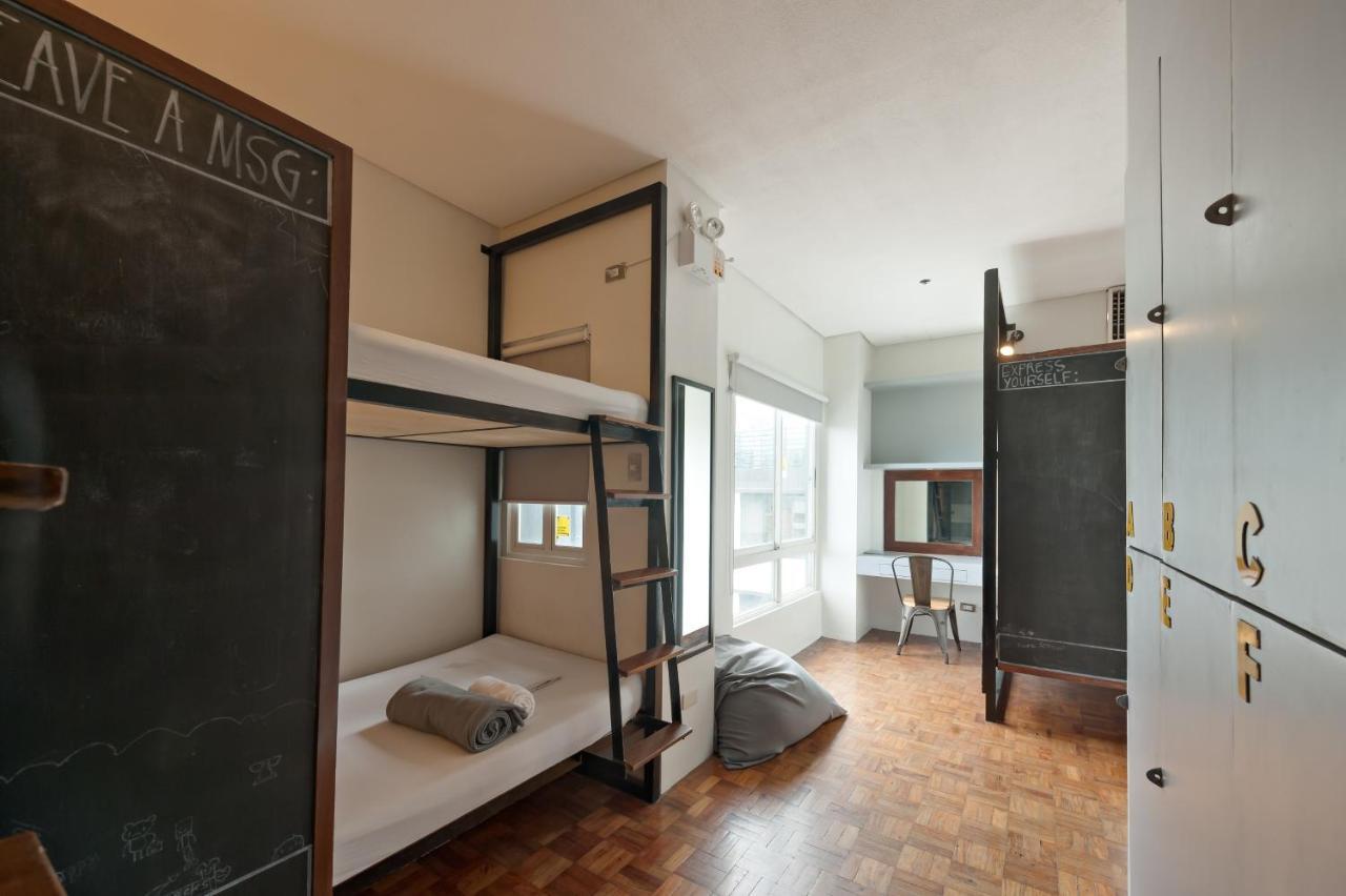 Z Hostel Makati City Exterior photo